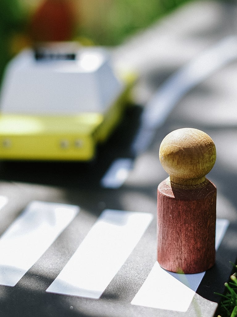 Holzfigugen für Kidner - Holzsppielzeug candylab autos, mit autos spielen, draußen spielen, outdoor, holzautos