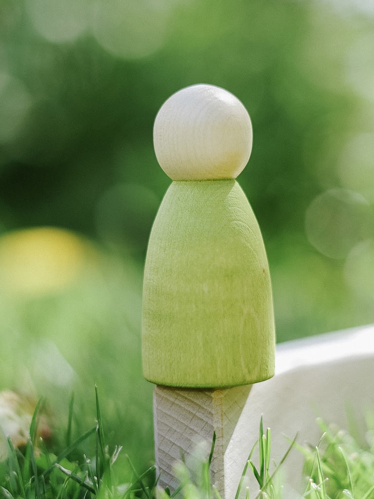 Holzfigugen für Kidner - Holzsppielzeug Mit Holzfiguren draußen spielen, grapat, holzspielzeug, Natur,