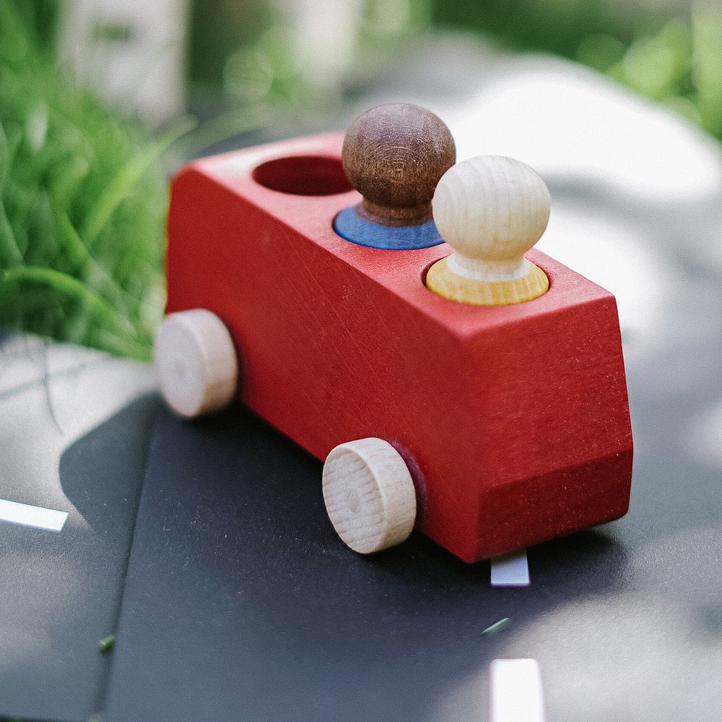 Holzfigugen für Kidner - Holzsppielzeug Mit Holzfiguren draußen spielen, grapat, holzspielzeug, Natur,